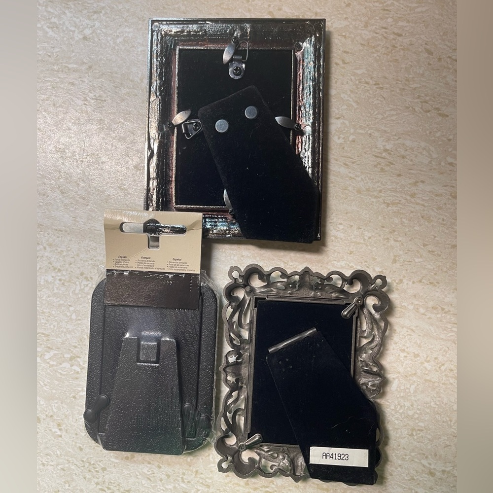 Picture Frame Set - Picture 2 of 2